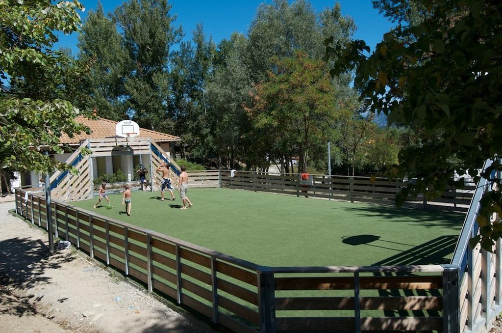 Camping Le Couriou Recoubeau-Jansac 외부 사진